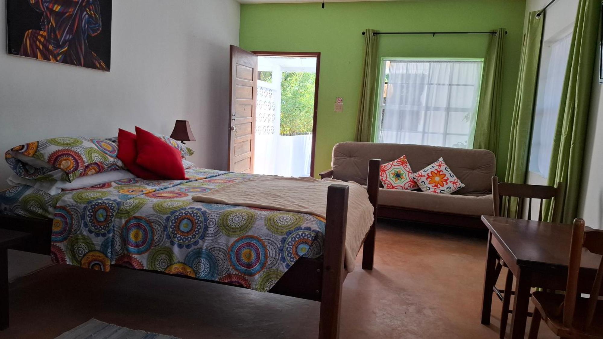 Amanda's Studios - pool&tropical garden Cayo Caulker Exterior foto