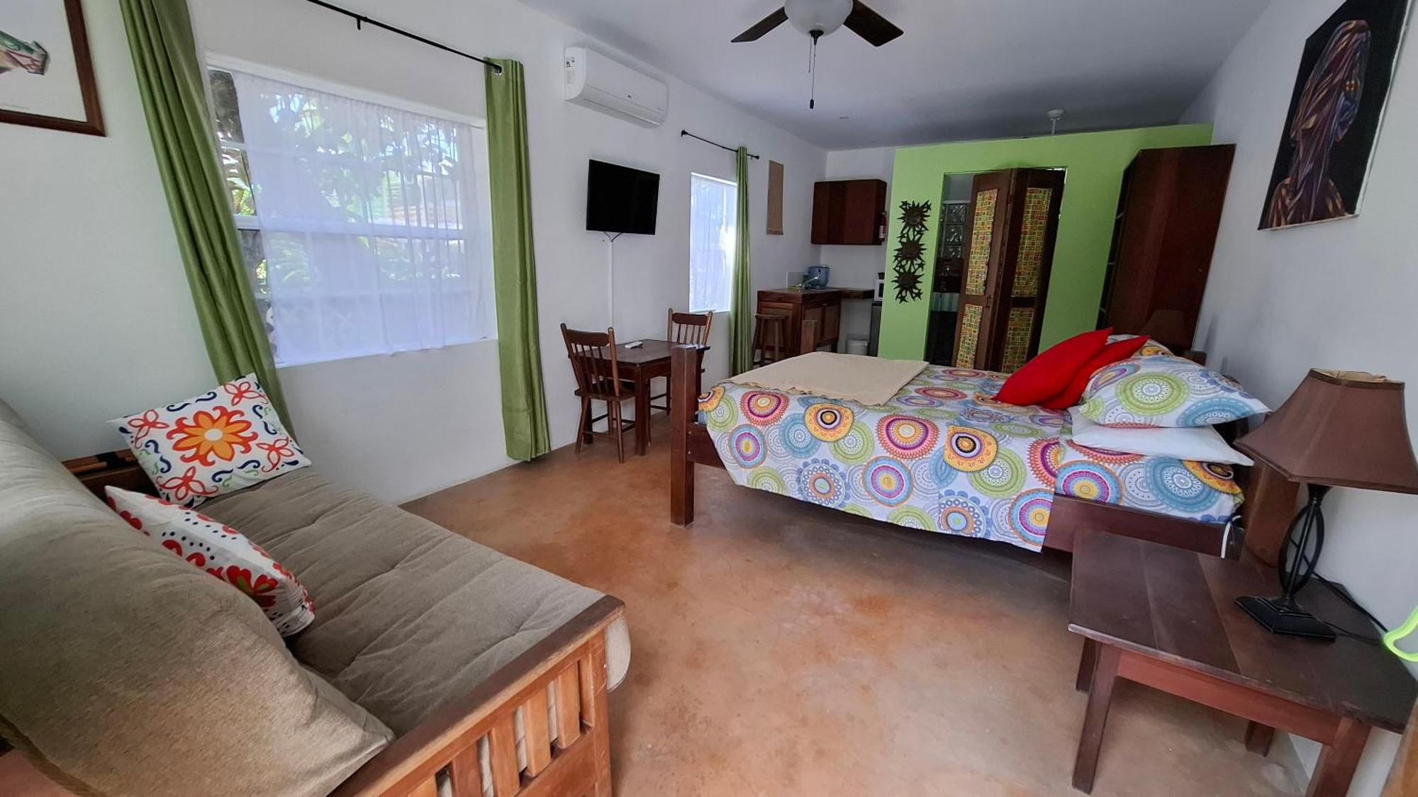 Amanda's Studios - pool&tropical garden Cayo Caulker Exterior foto