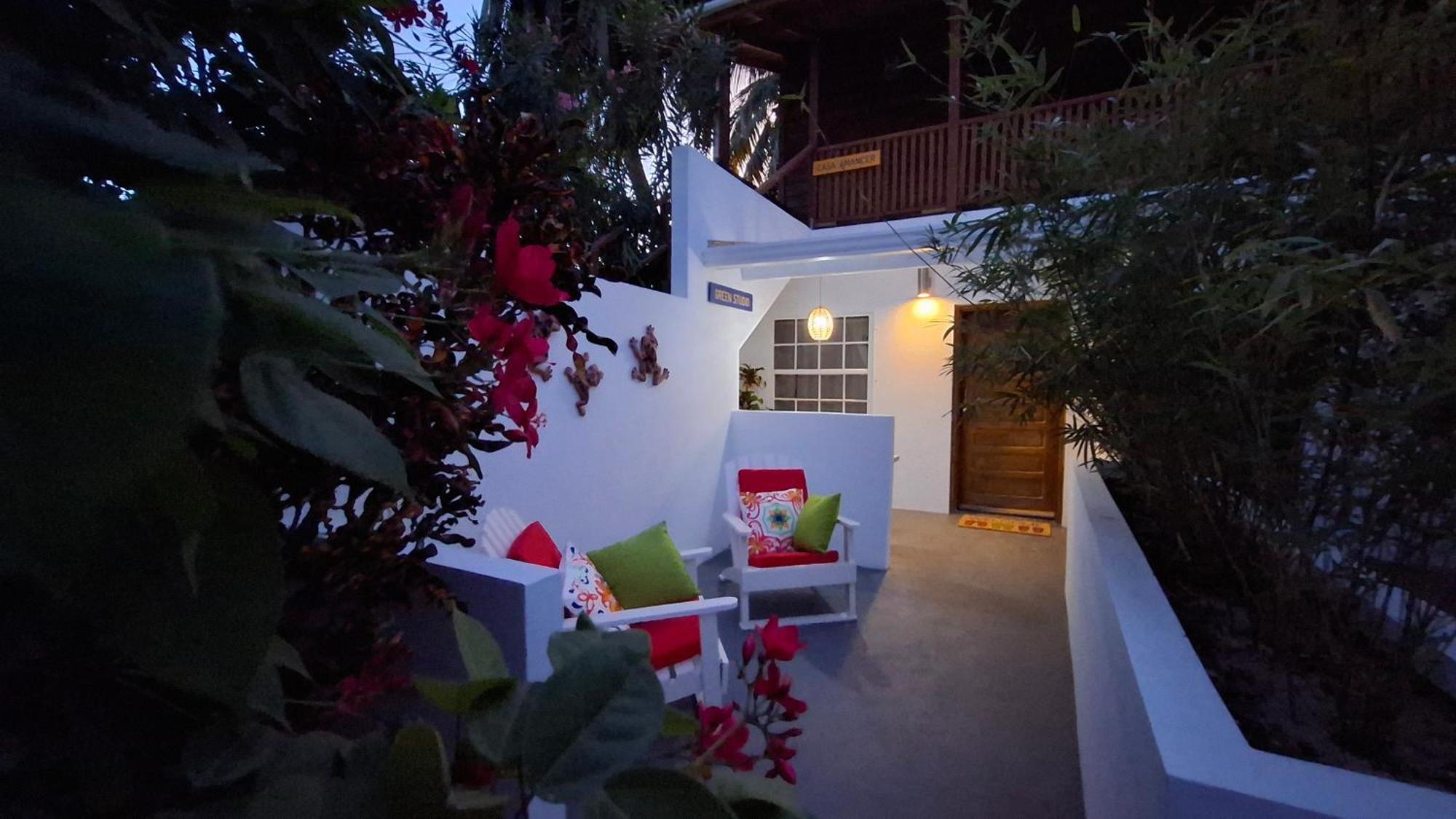 Amanda's Studios - pool&tropical garden Cayo Caulker Exterior foto